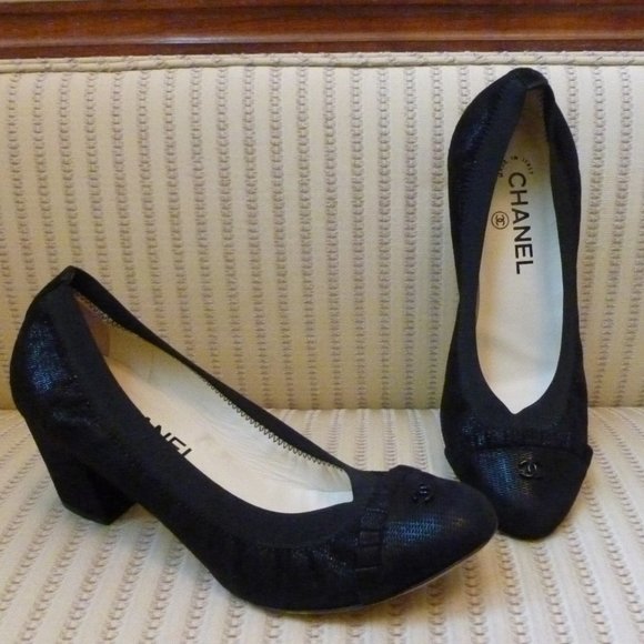Chanel Black Metallic Suede Ruffle Toe Pumps - Picture 2 of 12